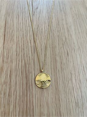Gorjana 18k Gold plated Floral Sunburst Pendant Necklace